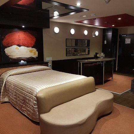 Le Chabrol Hotel & Suites مونتريال المظهر الخارجي الصورة