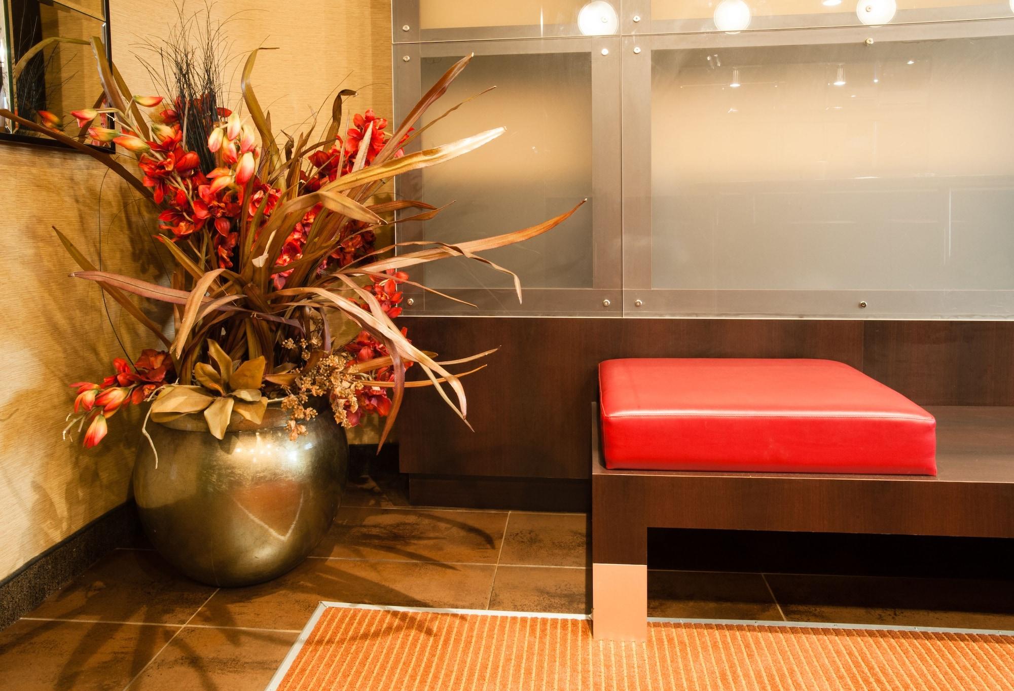 Le Chabrol Hotel & Suites مونتريال المظهر الخارجي الصورة