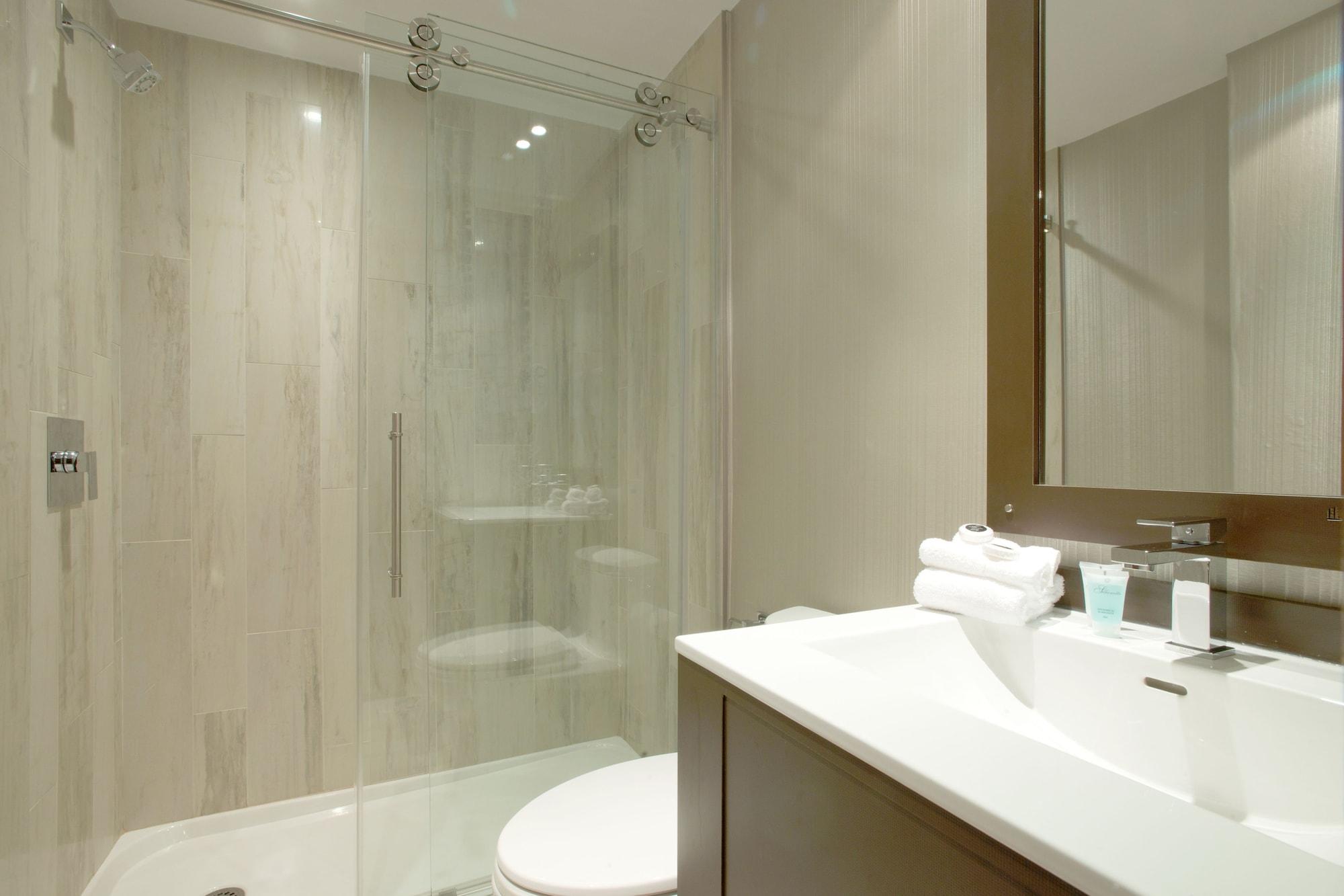 Le Chabrol Hotel & Suites مونتريال المظهر الخارجي الصورة