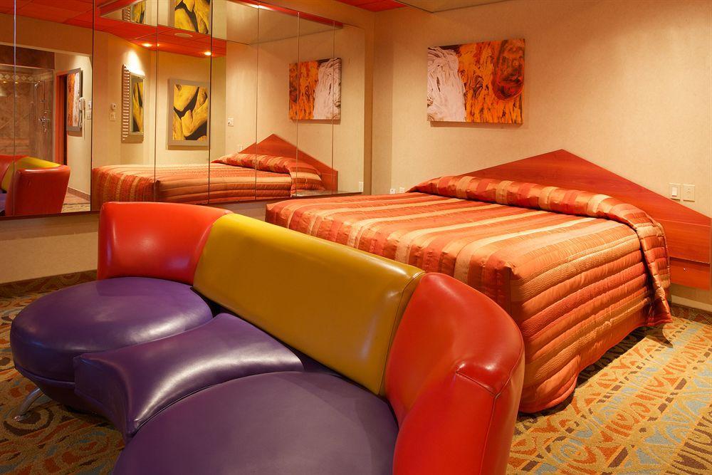 Le Chabrol Hotel & Suites مونتريال المظهر الخارجي الصورة