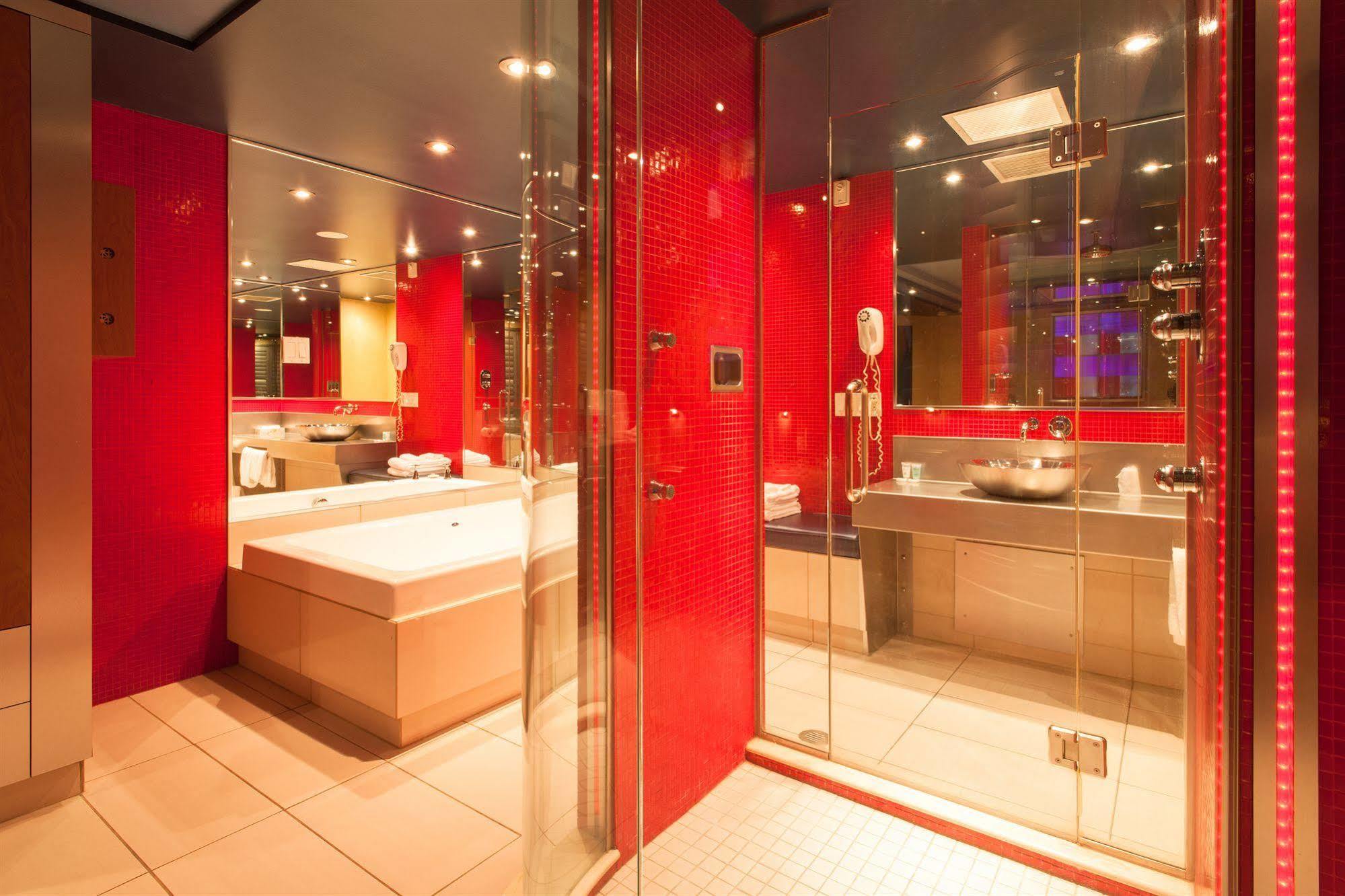 Le Chabrol Hotel & Suites مونتريال المظهر الخارجي الصورة